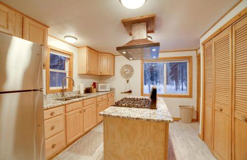 Studio Steps to Kenai River with Fire Pit! - Foto 12