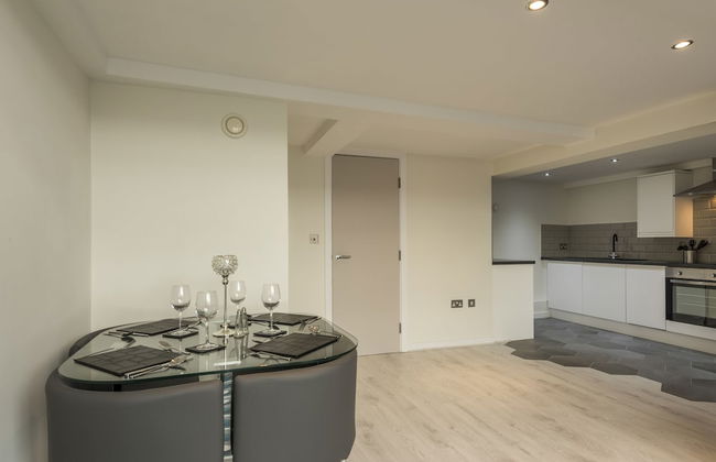 Union Bank Apartments - Photo 14