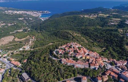 Apartment Quiet Getaway - Photo 8