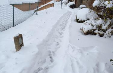 LES FONTANILLES odeillo chalet 60 WIFI & PARKING gratuit exposé plein sud & plein pied , draps & serviettes de toilettes non inclus, sabanas y toallas no incluidos - Foto 7