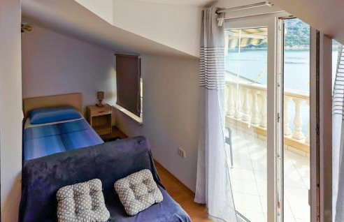 Stunning Apartment In Rogotin-Ploce With Wifi - Photo 9