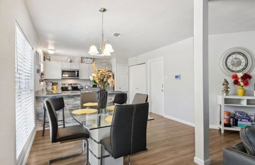 Modern Rental Near Medical Center, Six Flags, UTSA, La Cantera, Lackland AFB - Foto 9