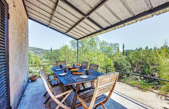 4 bedroom House in Ceyreste with private pool and garden - Photo 2