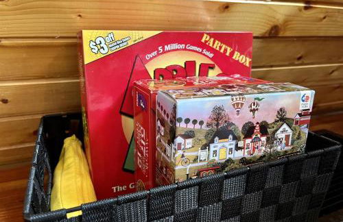 Cozy 2BR A-Frame Cabin w Hot Tub & Lake Views - Foto 43