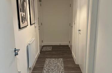 Modern 1-Bed Flat, Sleeps 4 - Photo 6