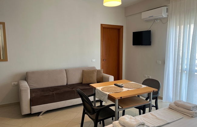 Thoma's K Studios - Photo 51