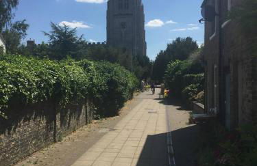 River House 2BR 1 bathroom downstairs toilet Parking St Neots Town Centre - Foto 12