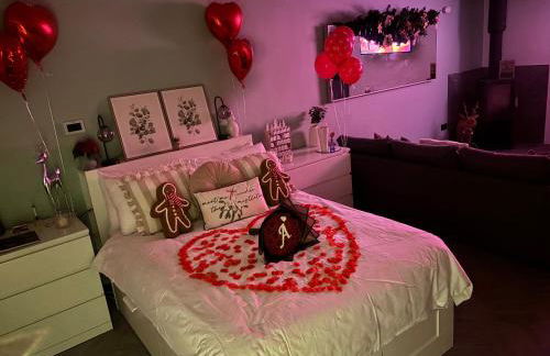 Little Woodlands Chalet with Private Garden & Hot Tub - Foto 8