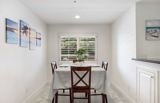 Walk to Beach Pool, Hot Tub, Private Patio, Parking Seabreeze Retreat - Foto 10