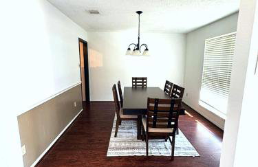 Super Cozy 4 Bedroom - Sleeps 10 Great for families and professionals - Foto 15