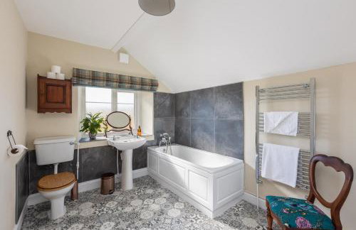 Luxury Farmhouse with Stunning Views and Hot Tub - Foto 13