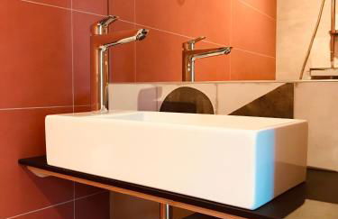 Elégante maison familiale au cœur des remparts de la citadelle - Foto 35