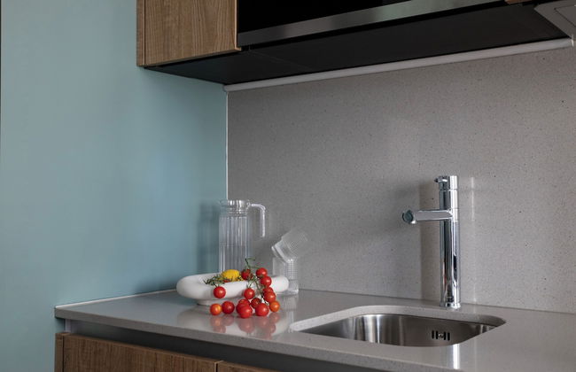 Bob W Tower Hill Studios - Photo 14