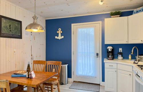 Waters Edge Lakefront with Kayaks Fire Pit and Dock - Foto 26