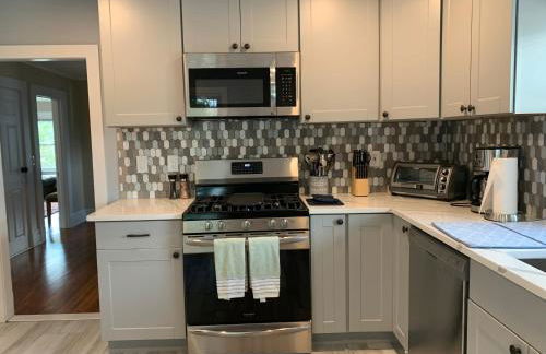 Newly renovated 4 bedroom apartment near downtown. - Foto 12