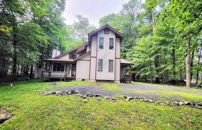 Mountain Memories by Avantstay Hot Tub Enclosed Deck, Large Yard w/ Fire Pit - Foto 14