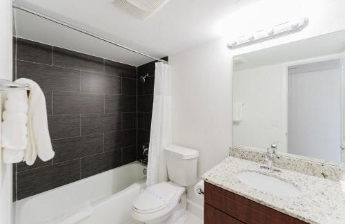 Beachside Modern 2BR 2BA - Foto 19