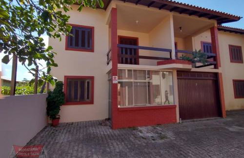 Lindo Sobrado no Centro de Imbé - 400 metros do mar - Foto 3