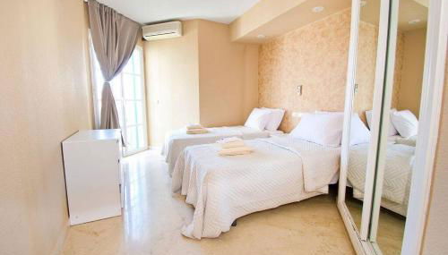 Spectacular Apartment in Matchroom Country Club - Photo 5