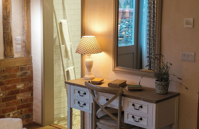 Retreat East - Photo 30