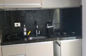 Lindo Studio Matinhos Prédio na beira mar. - Foto 4