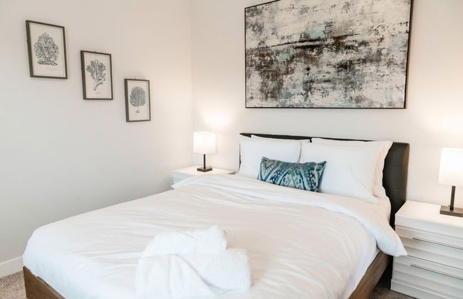 Lakefront Beachfront top Floor Condo w Pool - Photo 3