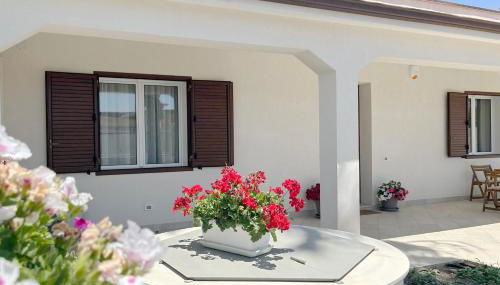 Villa Sole near the sandy beach, parking & wifi - Foto 1