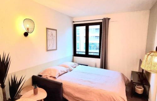 T2 Bohème - Balcon - Clim - Métro - WiFi - Foto 9