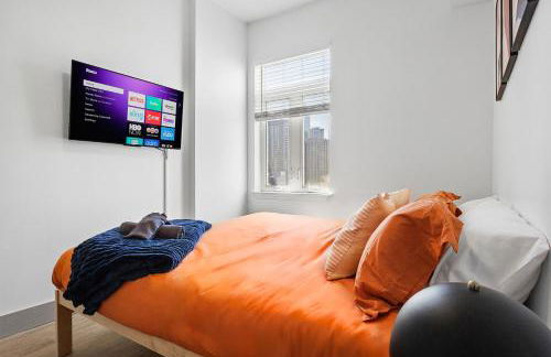 Midnight Marvel - Amazing City Views, Free Parking - Foto 34