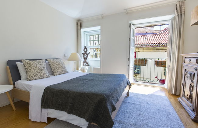 Bright 3BR Flat w/ AC in City Center by LovelyStay - Photo 1