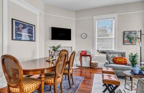 A Timeless Victorian Home with Period Charm! - Foto 11