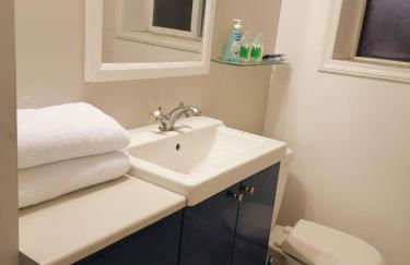 Great motherlaw apartments with your own entrance! - Foto 10