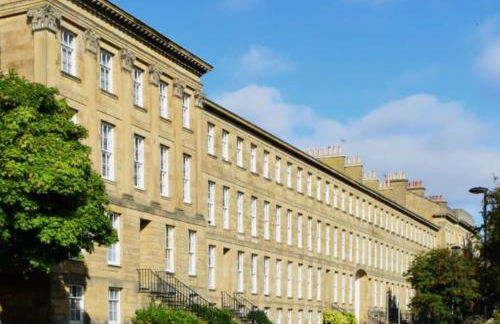 Beautiful Grade 2 Home in centre of Newcastle-St James Park FREE CITY PARKING - Foto 1