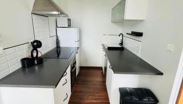 Logement 4 pers - Cœur de ville - calme - boîte à clé arrivée autonome à partir de 16h00 départ 11h00 - Foto 5, stove, dishwasher