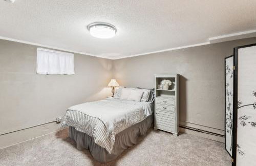 Cozy 3BR Home with BBQ Patio & Gym Near Downtown - Foto 20