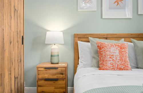 2-Bedroom Cottage - Long Stays Welcome - Photo 12