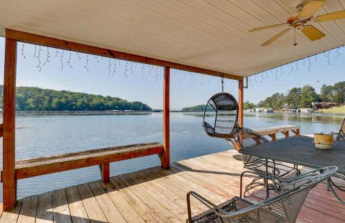Guntersville Lake Home with Deck and Covered Boat Slip - Foto 20