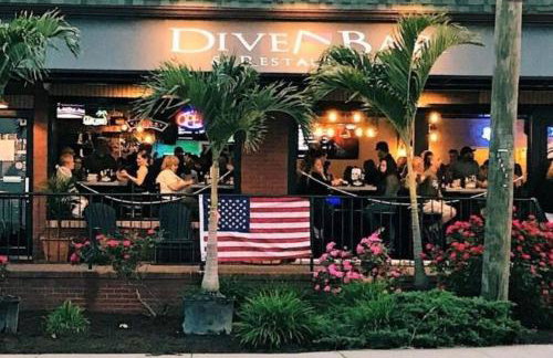 Beachy Bay Breeze Bungalow 2BR with parking and close to many amenities. - Foto 18