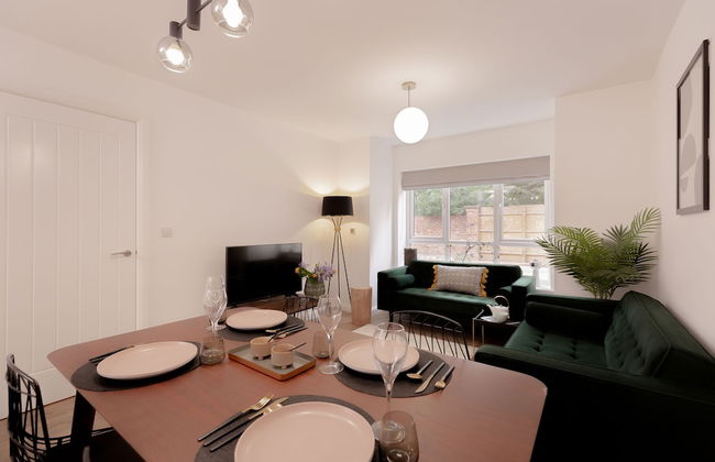 Moseley Gardens - Photo 1