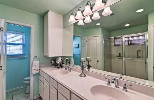 1 Block to Beach Family Getaway in Galveston! - Photo 16