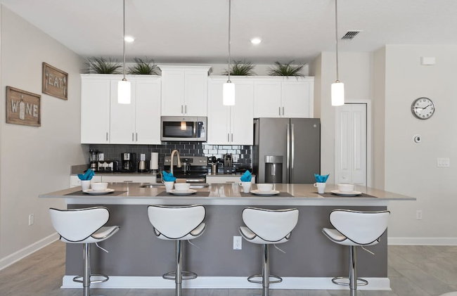 Four Bedroom Close to Disney w Screened Pool Storeylake 4910 - Foto 45