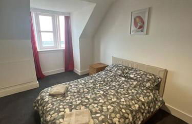 Substantial 5 Bed Townhouse - Foto 5