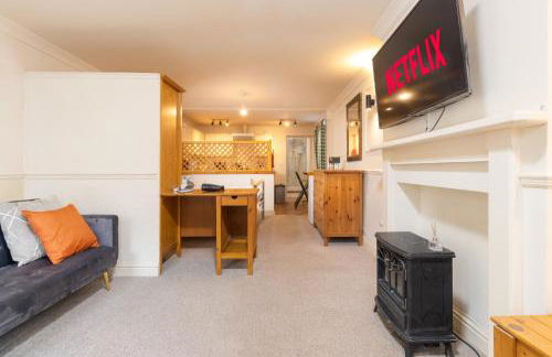 Cozy Studio Apartment Kenilworth, Free Parking, WIFI, Smart TV - Foto 9