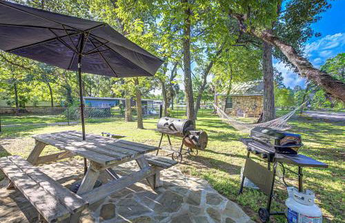 Charming Lakeview Cottage with Lake Access - Foto 7