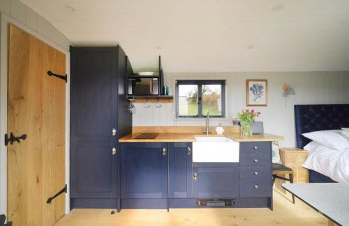 Cosy Hut with Sea Views & Outdoor Shower - Foto 2