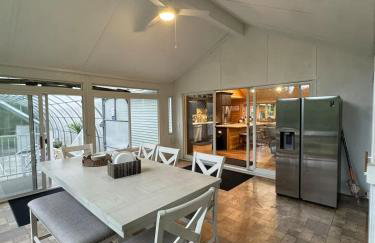 Majestic Cottage Estate with Indoor Heated Pool - Foto 4