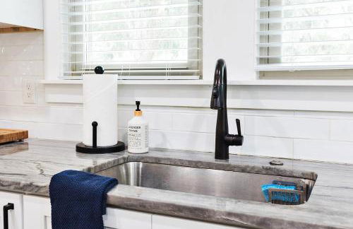 Elmwood Park Retreat Renovated 3 Bed 2 Bath DT - Foto 65