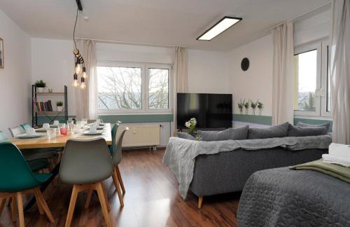 Große, gemütliche 4-Zimmer-Ferienwohnung mit guter Verkehrsanbindung im Süden von Heidelberg - Photo 2