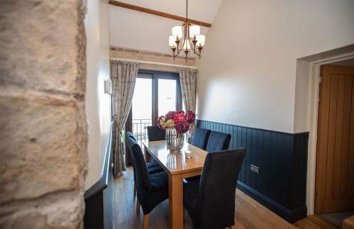 Tower Barn Cottage, Castle Carrock, a luxurious characterful cottage with hot tub and views - Foto 8