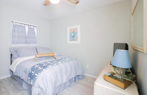 SUNNY DAZE Walk to Beach 2 Decks Pet Friendly Has a Mini Bar - Foto 7